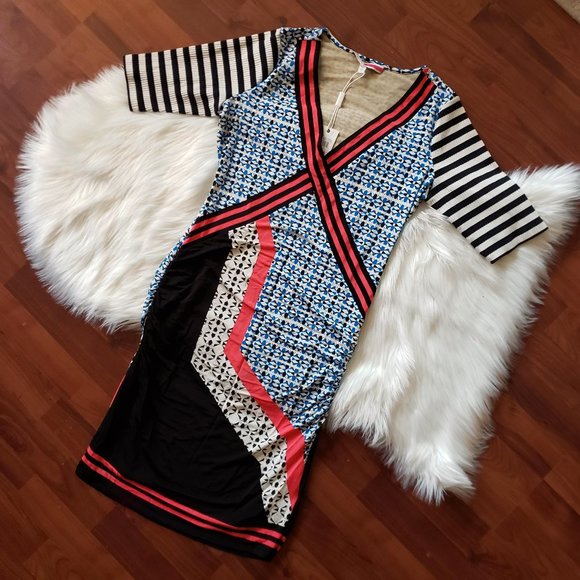 Tracy Reese Dresses & Skirts - NWT Tracy Reese V-Neck Bodycon Geo Pattern Dress